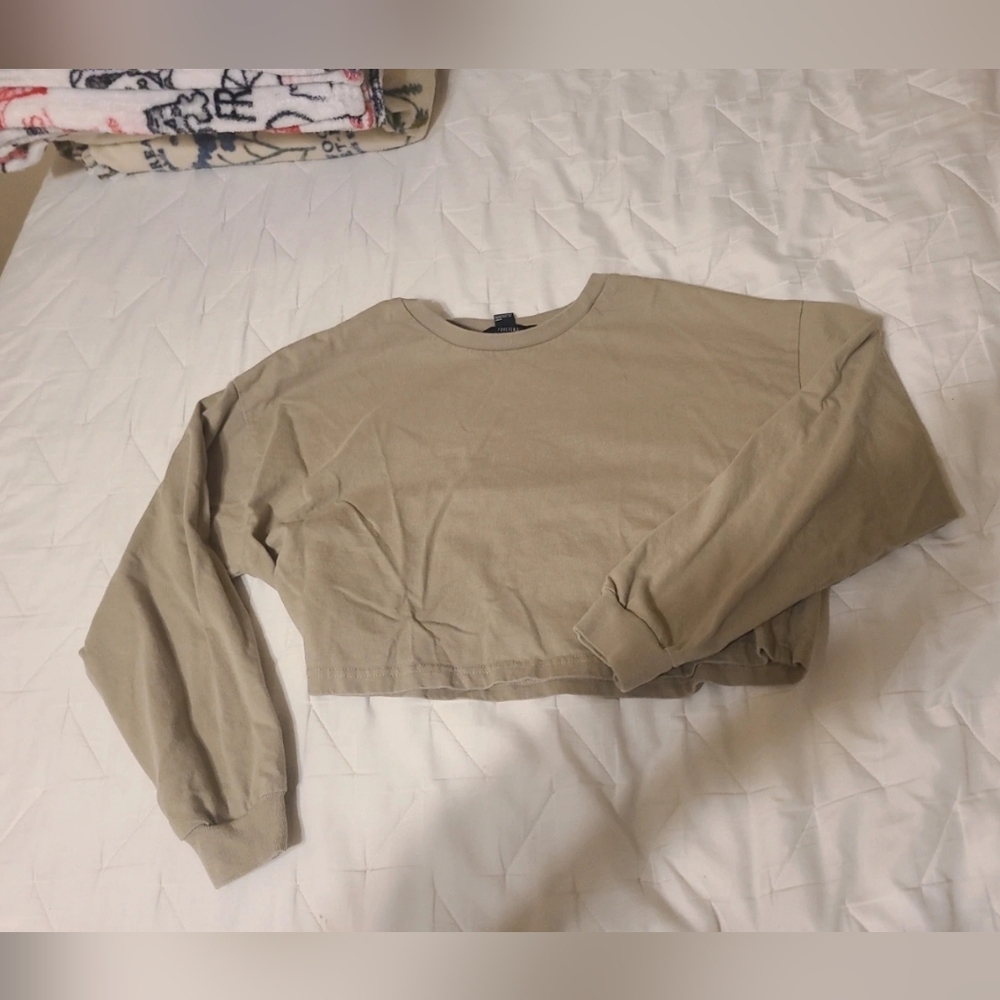 long sleeve crop top